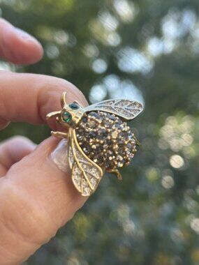 CAROLEE Gold Rhinestone BEE Brooch